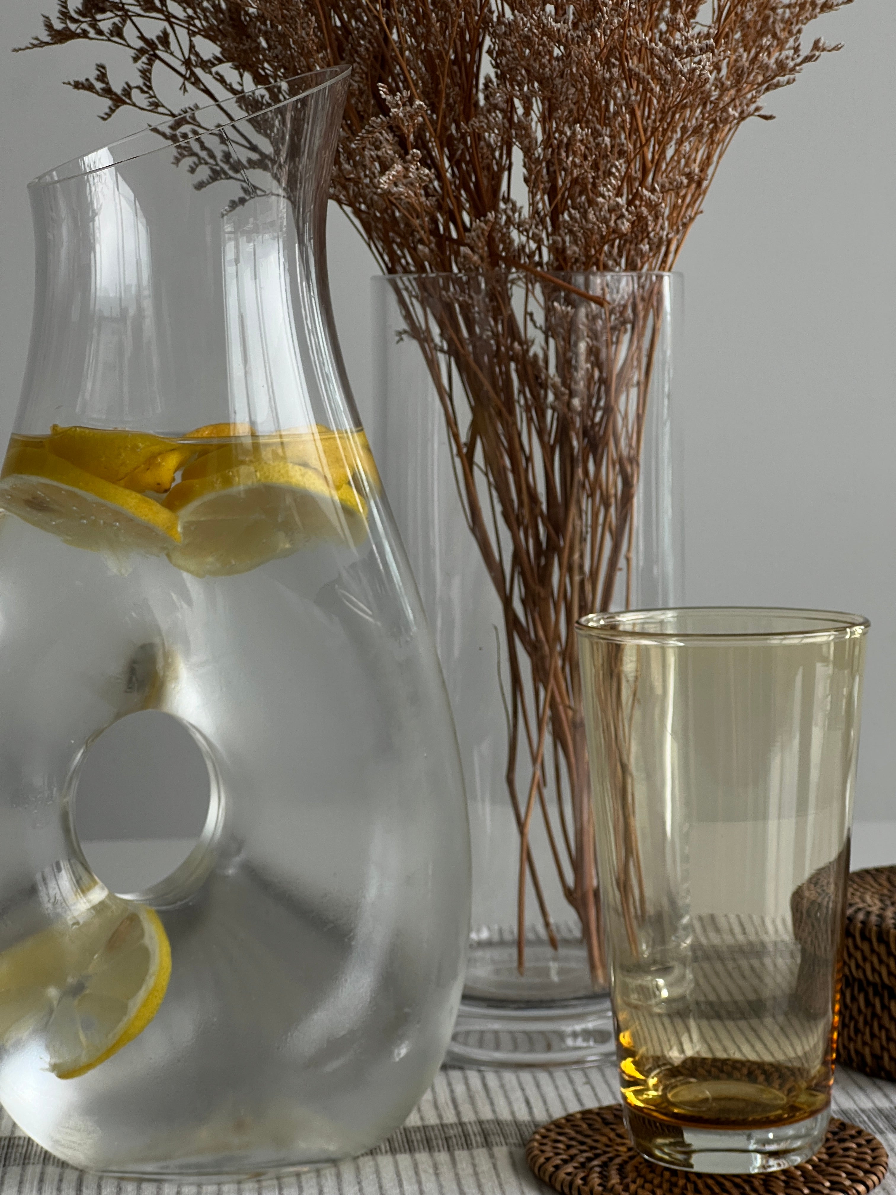 Glass Decanter Pitcher with 1.5L Carafe for Serving Drinks